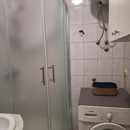 Adria Visnjik Apartman Zára